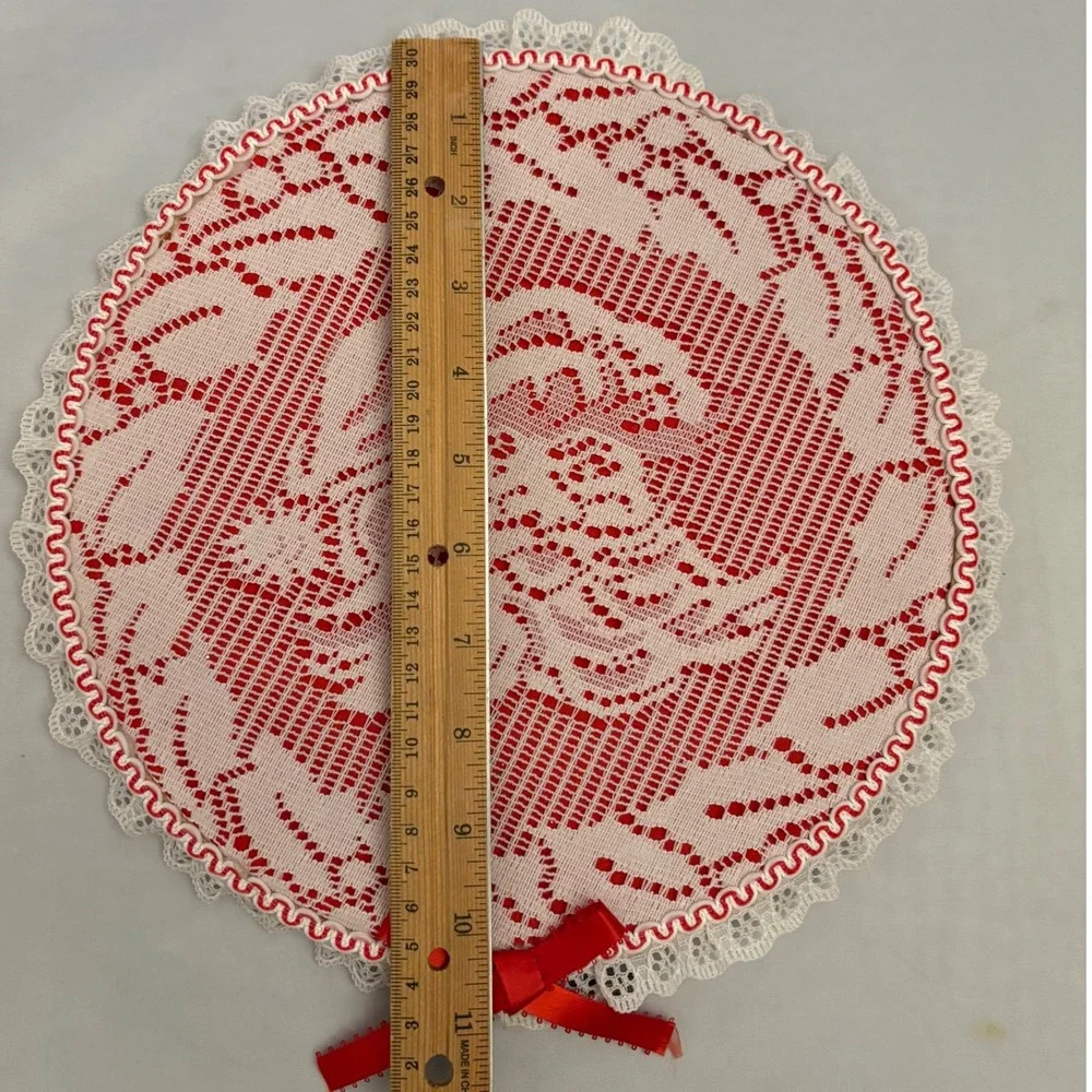 1980s Holiday Red White Lace Round‎ Doily Wooden 11
